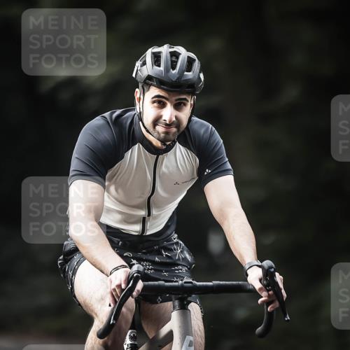 13.09.2026 - Stadtparktriathlon H.Heesch http://msf.ph/oto/10374556 13.09.2026 10:54:52 Radfahren 420, 467 meine-sportfotos.de