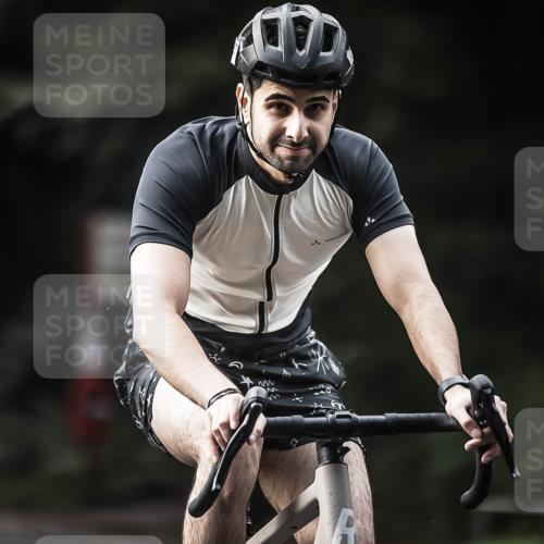 13.09.2026 - Stadtparktriathlon H.Heesch http://msf.ph/oto/10374561 13.09.2026 10:54:52 Radfahren 420, 467 meine-sportfotos.de