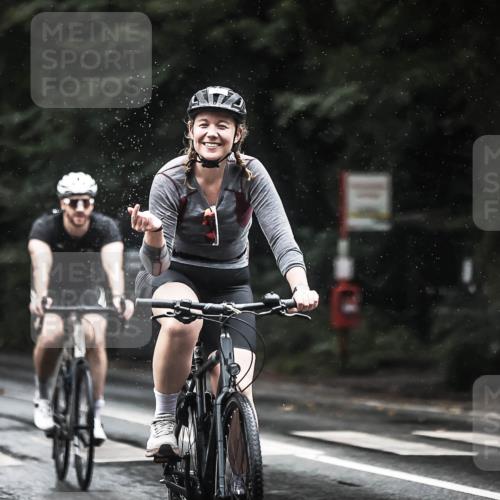 13.09.2026 - Stadtparktriathlon H.Heesch http://msf.ph/oto/10374564 13.09.2026 12:11:57 Radfahren 865, 873, 950, 974 meine-sportfotos.de
