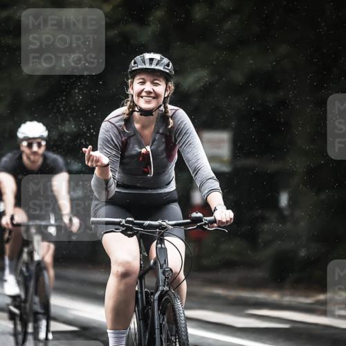 13.09.2026 - Stadtparktriathlon H.Heesch http://msf.ph/oto/10374570 13.09.2026 12:11:58 Radfahren 865, 873, 950, 974 meine-sportfotos.de
