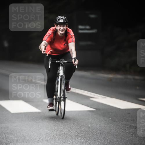 13.09.2026 - Stadtparktriathlon H.Heesch http://msf.ph/oto/10374579 13.09.2026 10:25:38 Radfahren 281, 395 meine-sportfotos.de