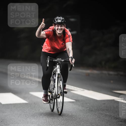 13.09.2026 - Stadtparktriathlon H.Heesch http://msf.ph/oto/10374589 13.09.2026 10:25:38 Radfahren 281, 395 meine-sportfotos.de