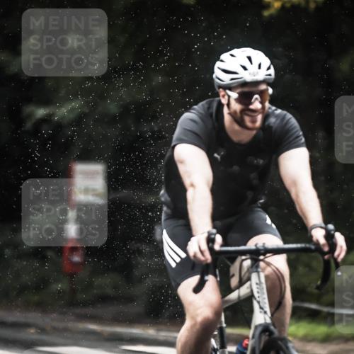 13.09.2026 - Stadtparktriathlon H.Heesch http://msf.ph/oto/10374599 13.09.2026 12:11:59 Radfahren 865, 873, 950, 974 meine-sportfotos.de