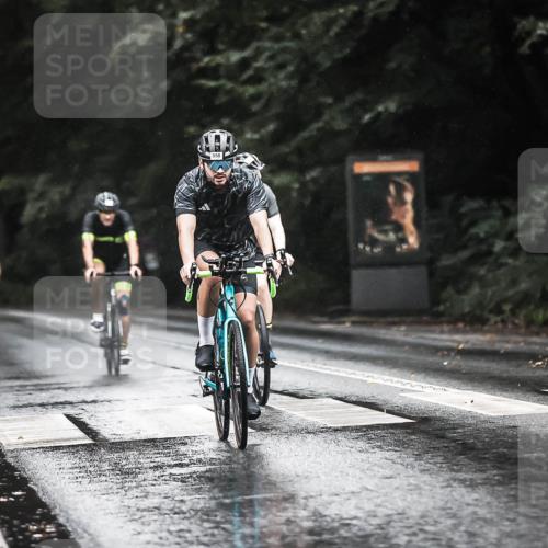 13.09.2026 - Stadtparktriathlon H.Heesch http://msf.ph/oto/10374609 13.09.2026 12:12:01 Radfahren 865, 873, 950, 951, 974 meine-sportfotos.de