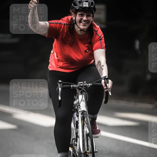 13.09.2026 - Stadtparktriathlon H.Heesch http://msf.ph/oto/10374624 13.09.2026 10:25:39 Radfahren 281, 395 meine-sportfotos.de