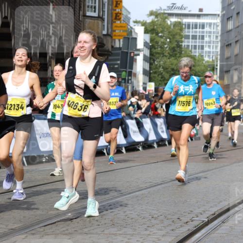 13.09.2026 - 21. swb-Marathon Bremen Strokosch-Dieckow http://msf.ph/oto/10374628 13.09.2026 11:02:21 Ziel 10257, 10409, 10444, 10473, 10500, 10617, 10636, 10803, 10817, 10924, 11115, 11268, 11369, 11436, 11811, 11859, 12016, 12095, 12145, 12360, 12412, 12437, 12466, 12506, 10273, 10278, 11137, 11508, 11526, 11554, 11662, 11890, 11945, 12169, 12252, 12489 meine-sportfotos.de