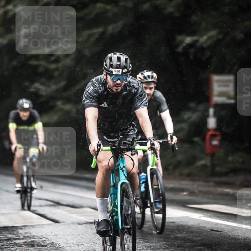 13.09.2026 - Stadtparktriathlon H.Heesch http://msf.ph/oto/10374636 13.09.2026 12:12:02 Radfahren 865, 873, 950, 951, 974 meine-sportfotos.de