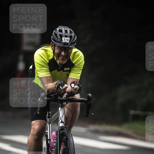 13.09.2026 - Stadtparktriathlon H.Heesch http://msf.ph/oto/10374695 13.09.2026 10:25:47 Radfahren 210, 284, 316, 466 meine-sportfotos.de