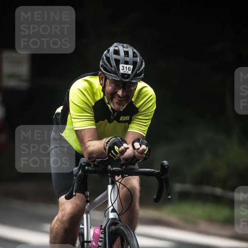 13.09.2026 - Stadtparktriathlon H.Heesch http://msf.ph/oto/10374702 13.09.2026 10:25:48 Radfahren 210, 284, 316, 466 meine-sportfotos.de