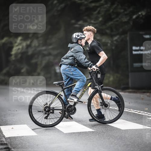 13.09.2026 - Stadtparktriathlon H.Heesch http://msf.ph/oto/10374706 13.09.2026 10:55:05 Radfahren 372, 381, 432, 473, 520, 557, 572, 666 meine-sportfotos.de
