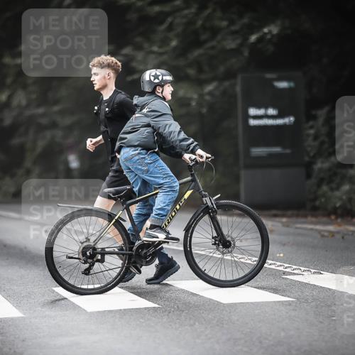 13.09.2026 - Stadtparktriathlon H.Heesch http://msf.ph/oto/10374709 13.09.2026 10:55:05 Radfahren 372, 381, 432, 473, 520, 557, 572, 666 meine-sportfotos.de