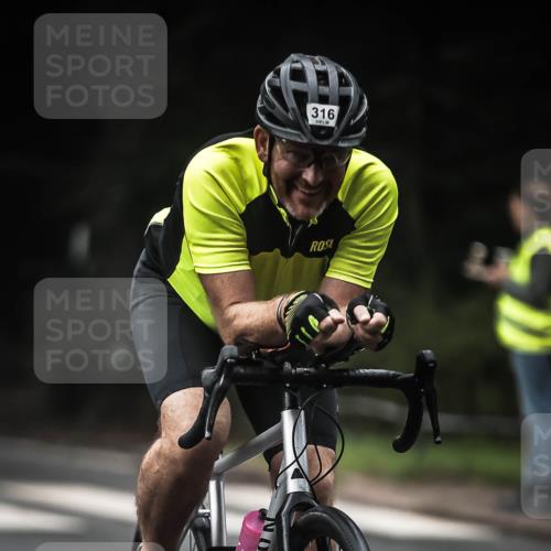 13.09.2026 - Stadtparktriathlon H.Heesch http://msf.ph/oto/10374710 13.09.2026 10:25:48 Radfahren 210, 284, 316, 466 meine-sportfotos.de