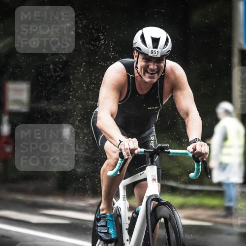 13.09.2026 - Stadtparktriathlon H.Heesch http://msf.ph/oto/10374718 13.09.2026 12:12:07 Radfahren 873, 893, 950, 951, 974, 1004 meine-sportfotos.de
