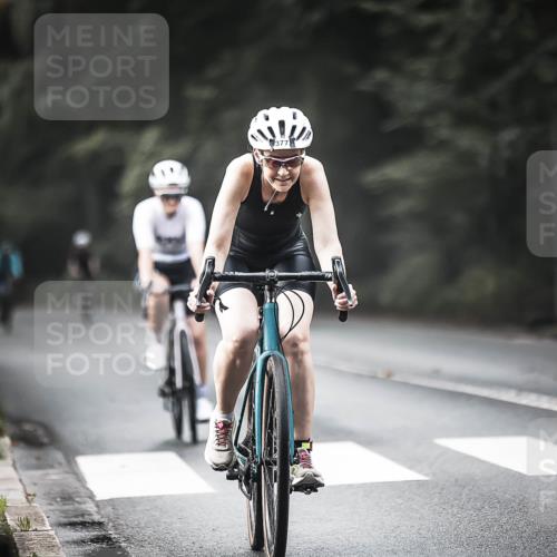 13.09.2026 - Stadtparktriathlon H.Heesch http://msf.ph/oto/10374768 13.09.2026 10:55:17 Radfahren 377, 410, 538, 542 meine-sportfotos.de