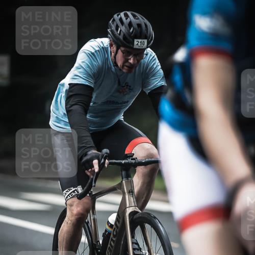 13.09.2026 - Stadtparktriathlon H.Heesch http://msf.ph/oto/10374769 13.09.2026 10:25:52 Radfahren 210, 257, 284, 316, 466 meine-sportfotos.de