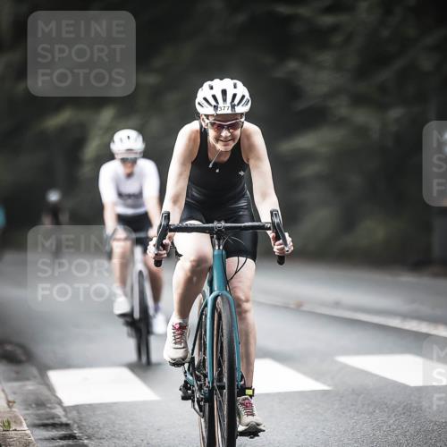 13.09.2026 - Stadtparktriathlon H.Heesch http://msf.ph/oto/10374773 13.09.2026 10:55:17 Radfahren 377, 410, 538, 542 meine-sportfotos.de