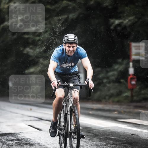 13.09.2026 - Stadtparktriathlon H.Heesch http://msf.ph/oto/10374774 13.09.2026 12:12:19 Radfahren 854, 893, 1047 meine-sportfotos.de
