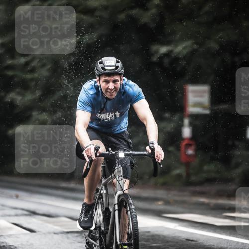 13.09.2026 - Stadtparktriathlon H.Heesch http://msf.ph/oto/10374779 13.09.2026 12:12:19 Radfahren 854, 893, 1047 meine-sportfotos.de