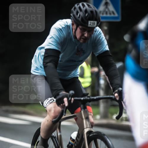 13.09.2026 - Stadtparktriathlon H.Heesch http://msf.ph/oto/10374781 13.09.2026 10:25:52 Radfahren 210, 257, 284, 316, 466 meine-sportfotos.de