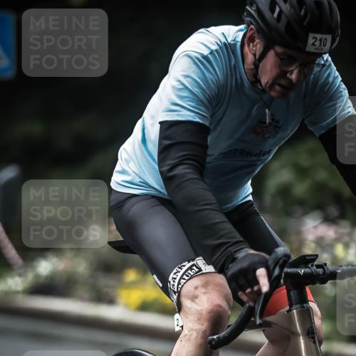 13.09.2026 - Stadtparktriathlon H.Heesch http://msf.ph/oto/10374792 13.09.2026 10:25:52 Radfahren 210, 257, 284, 316, 466 meine-sportfotos.de