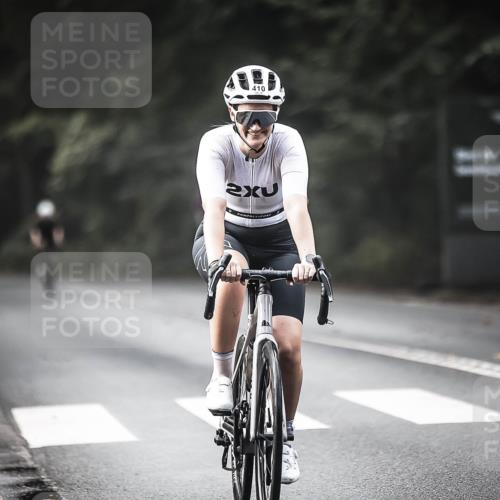 13.09.2026 - Stadtparktriathlon H.Heesch http://msf.ph/oto/10374793 13.09.2026 10:55:19 Radfahren 377, 410, 542 meine-sportfotos.de