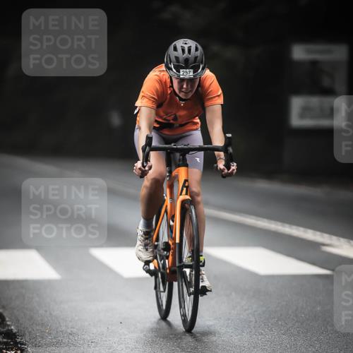 13.09.2026 - Stadtparktriathlon H.Heesch http://msf.ph/oto/10374810 13.09.2026 10:25:57 Radfahren 210, 257, 421, 466 meine-sportfotos.de