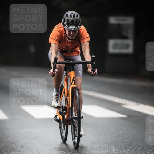 13.09.2026 - Stadtparktriathlon H.Heesch http://msf.ph/oto/10374817 13.09.2026 10:25:57 Radfahren 210, 257, 421, 466 meine-sportfotos.de