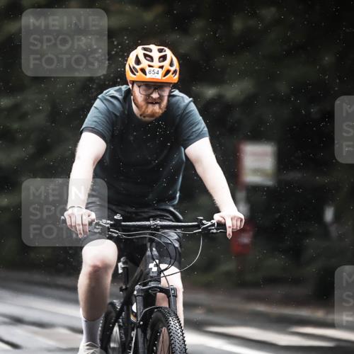 13.09.2026 - Stadtparktriathlon H.Heesch http://msf.ph/oto/10374820 13.09.2026 12:12:25 Radfahren 854, 1047 meine-sportfotos.de