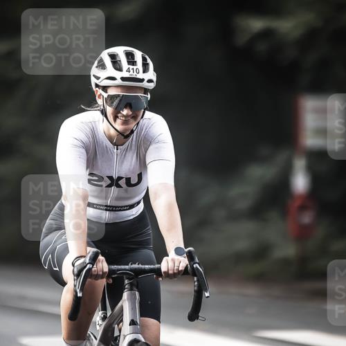 13.09.2026 - Stadtparktriathlon H.Heesch http://msf.ph/oto/10374827 13.09.2026 10:55:19 Radfahren 377, 410, 542 meine-sportfotos.de