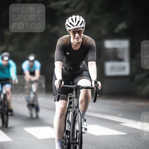 13.09.2026 - Stadtparktriathlon H.Heesch http://msf.ph/oto/10374846 13.09.2026 10:55:26 Radfahren 353, 358, 370, 546, 672 meine-sportfotos.de