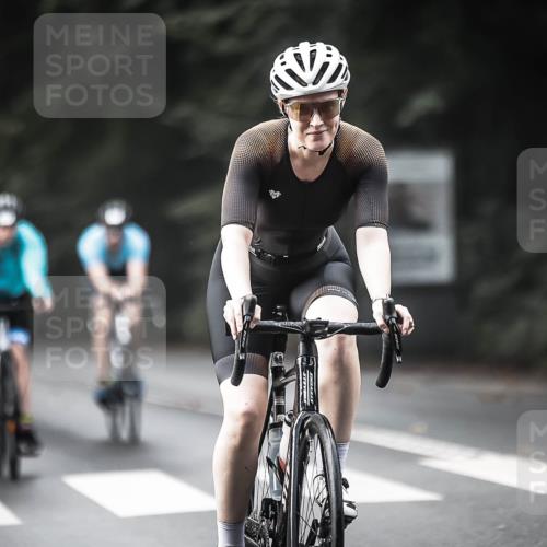 13.09.2026 - Stadtparktriathlon H.Heesch http://msf.ph/oto/10374851 13.09.2026 10:55:26 Radfahren 353, 358, 370, 546, 672 meine-sportfotos.de