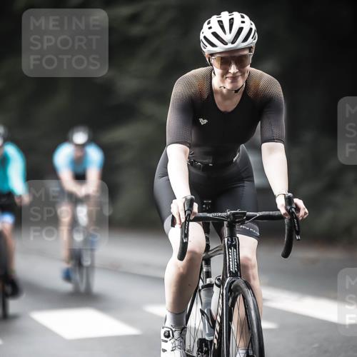 13.09.2026 - Stadtparktriathlon H.Heesch http://msf.ph/oto/10374857 13.09.2026 10:55:26 Radfahren 353, 358, 370, 546, 672 meine-sportfotos.de