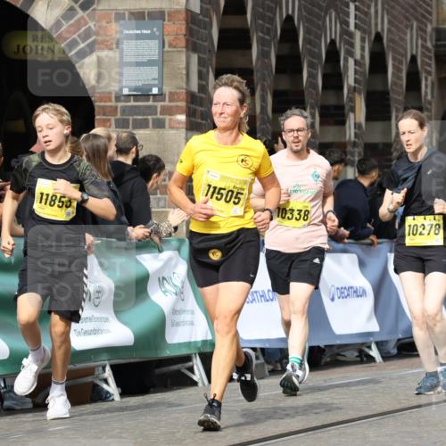 13.09.2026 - 21. swb-Marathon Bremen Strokosch-Dieckow http://msf.ph/oto/10374870 13.09.2026 11:02:28 Ziel 10173, 10257, 10331, 10439, 10473, 10500, 10617, 10636, 10803, 10924, 10943, 11249, 11436, 11576, 11811, 12016, 12042, 12094, 12134, 12135, 12145, 12360, 12437, 12506, 10190, 10985, 11137, 11261, 11508, 11526, 11554, 11662, 11776, 11890, 11945, 12154, 12252, 12429, 12451, 12489 meine-sportfotos.de