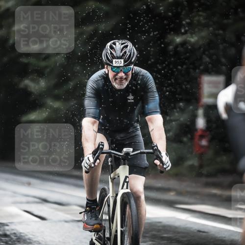 13.09.2026 - Stadtparktriathlon H.Heesch http://msf.ph/oto/10374891 13.09.2026 12:12:44 Radfahren 842, 857, 953, 970, 980, 1037 meine-sportfotos.de
