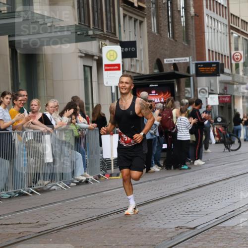 13.09.2026 - 21. swb-Marathon Bremen Strokosch-Dieckow http://msf.ph/oto/10374892 13.09.2026 12:28:23 Ziel 443, 2054, 443, 614, 751 meine-sportfotos.de