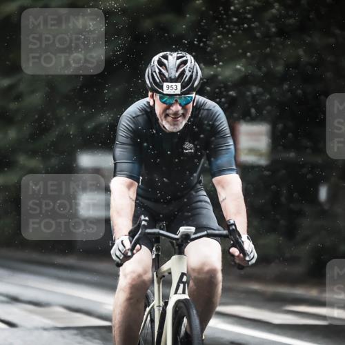 13.09.2026 - Stadtparktriathlon H.Heesch http://msf.ph/oto/10374894 13.09.2026 12:12:44 Radfahren 842, 857, 953, 970, 980, 1037 meine-sportfotos.de