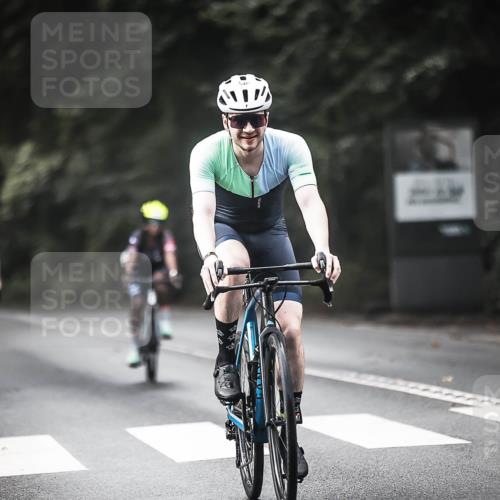 13.09.2026 - Stadtparktriathlon H.Heesch http://msf.ph/oto/10374895 13.09.2026 10:55:30 Radfahren 353, 358, 370, 392, 546, 672 meine-sportfotos.de