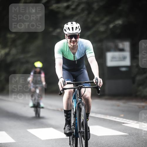 13.09.2026 - Stadtparktriathlon H.Heesch http://msf.ph/oto/10374898 13.09.2026 10:55:30 Radfahren 353, 358, 370, 392, 546, 672 meine-sportfotos.de