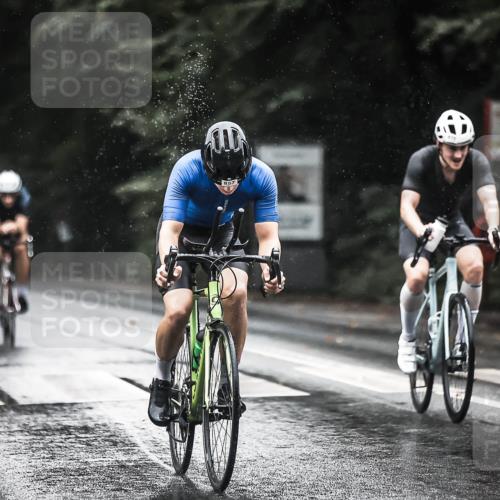 13.09.2026 - Stadtparktriathlon H.Heesch http://msf.ph/oto/10374909 13.09.2026 12:12:47 Radfahren 842, 857, 953, 970, 980, 1037 meine-sportfotos.de