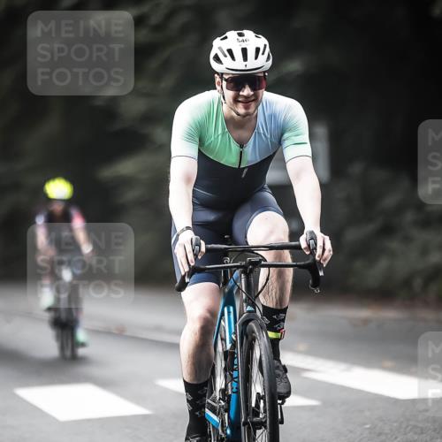 13.09.2026 - Stadtparktriathlon H.Heesch http://msf.ph/oto/10374914 13.09.2026 10:55:30 Radfahren 353, 358, 370, 392, 546, 672 meine-sportfotos.de