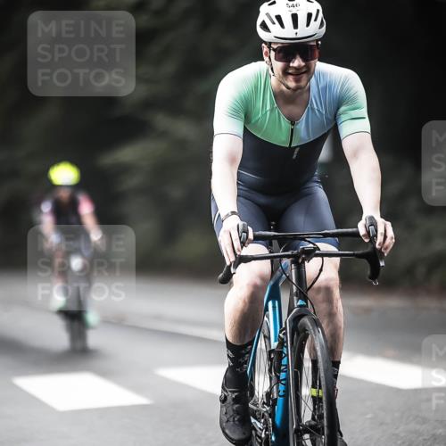 13.09.2026 - Stadtparktriathlon H.Heesch http://msf.ph/oto/10374920 13.09.2026 10:55:30 Radfahren 353, 358, 370, 392, 546, 672 meine-sportfotos.de
