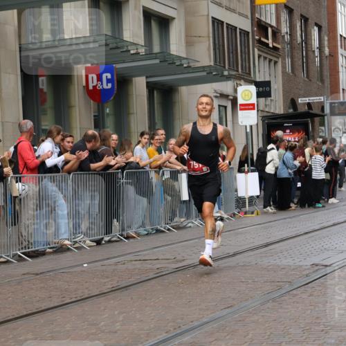 13.09.2026 - 21. swb-Marathon Bremen Strokosch-Dieckow http://msf.ph/oto/10374940 13.09.2026 12:28:23 Ziel 443, 2054, 443, 614, 751 meine-sportfotos.de