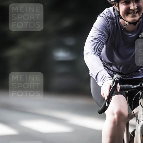 13.09.2026 - Stadtparktriathlon H.Heesch http://msf.ph/oto/10374958 13.09.2026 10:55:34 Radfahren 358, 370, 392, 531, 546, 672 meine-sportfotos.de