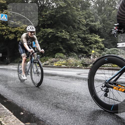 13.09.2026 - Stadtparktriathlon H.Heesch http://msf.ph/oto/10374970 13.09.2026 09:14:25 Radfahren 49, 51, 64, 143, 158 meine-sportfotos.de