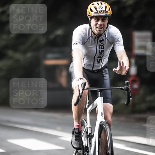 13.09.2026 - Stadtparktriathlon H.Heesch http://msf.ph/oto/10374991 13.09.2026 10:55:38 Radfahren 358, 392, 531 meine-sportfotos.de