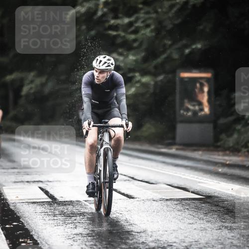 13.09.2026 - Stadtparktriathlon H.Heesch http://msf.ph/oto/10374992 13.09.2026 12:12:58 Radfahren 979, 1028, 1045, 1051, 1187 meine-sportfotos.de