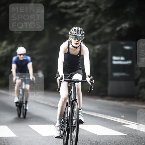 13.09.2026 - Stadtparktriathlon H.Heesch http://msf.ph/oto/10374996 13.09.2026 10:55:47 Radfahren 361, 470, 498 meine-sportfotos.de