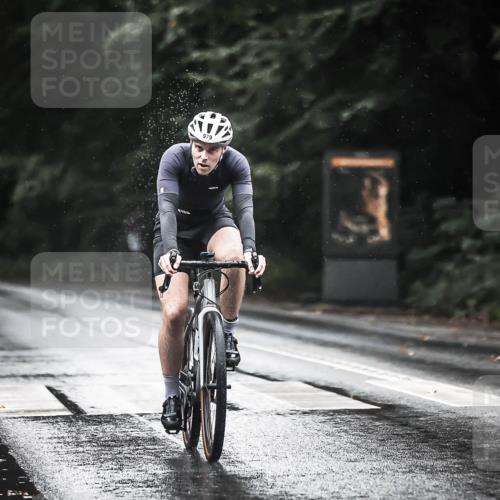 13.09.2026 - Stadtparktriathlon H.Heesch http://msf.ph/oto/10374997 13.09.2026 12:12:58 Radfahren 979, 1028, 1045, 1051, 1187 meine-sportfotos.de