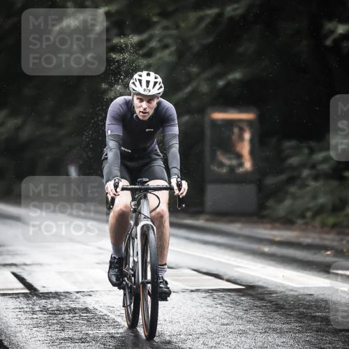 13.09.2026 - Stadtparktriathlon H.Heesch http://msf.ph/oto/10375005 13.09.2026 12:12:58 Radfahren 979, 1028, 1045, 1051, 1187 meine-sportfotos.de