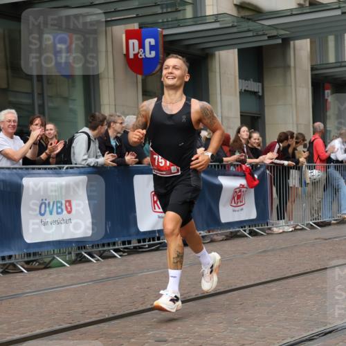 13.09.2026 - 21. swb-Marathon Bremen Strokosch-Dieckow http://msf.ph/oto/10375052 13.09.2026 12:28:25 Ziel 2054, 443, 614, 751 meine-sportfotos.de